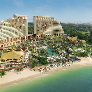 Centara Grand Mirage Beach Resort Pattaya